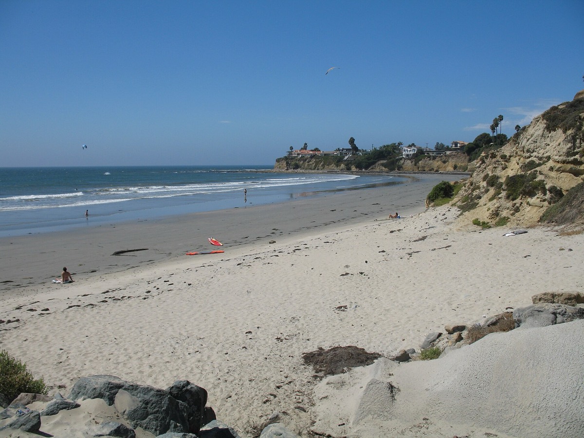 The beach and low cliffs at Tourmaline Surfing Park